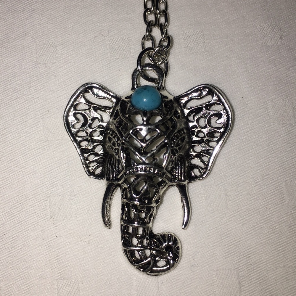 Cute Elephant necklace 🐘